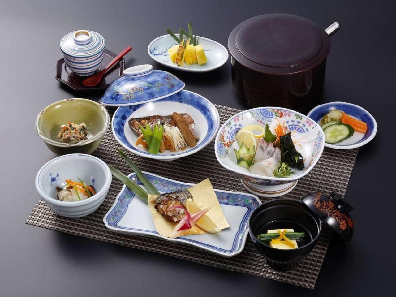 Kokuminshukusha Irohajima Hotel Karatsu Bagian luar foto